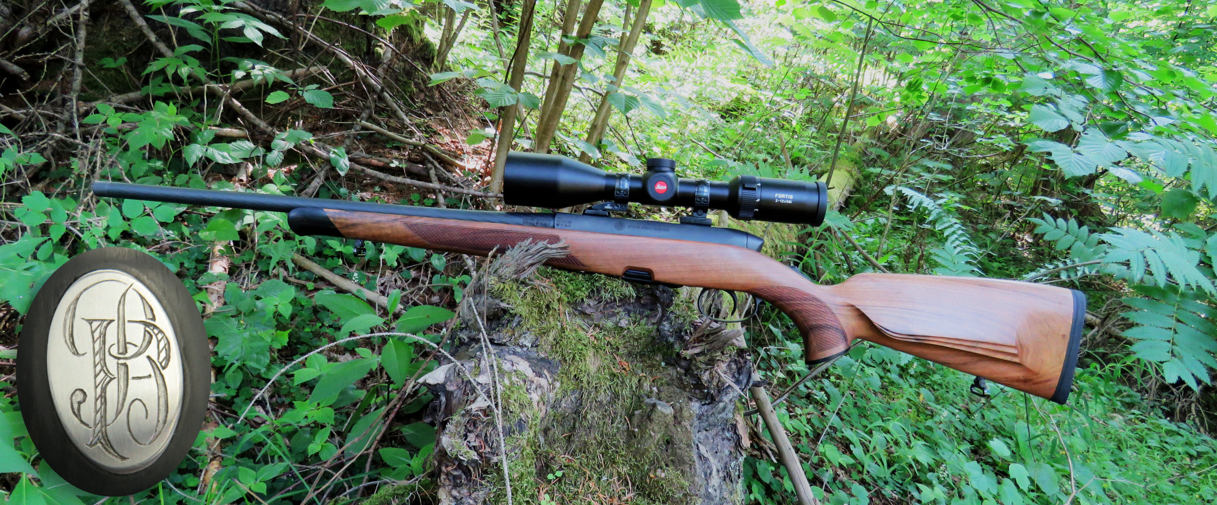 Steyr JJ Paket im Cal. .30-06 mit Leica Fortis 2-12x50i, Pistolengriffkäppchen mit Handgestochenem Monogramm